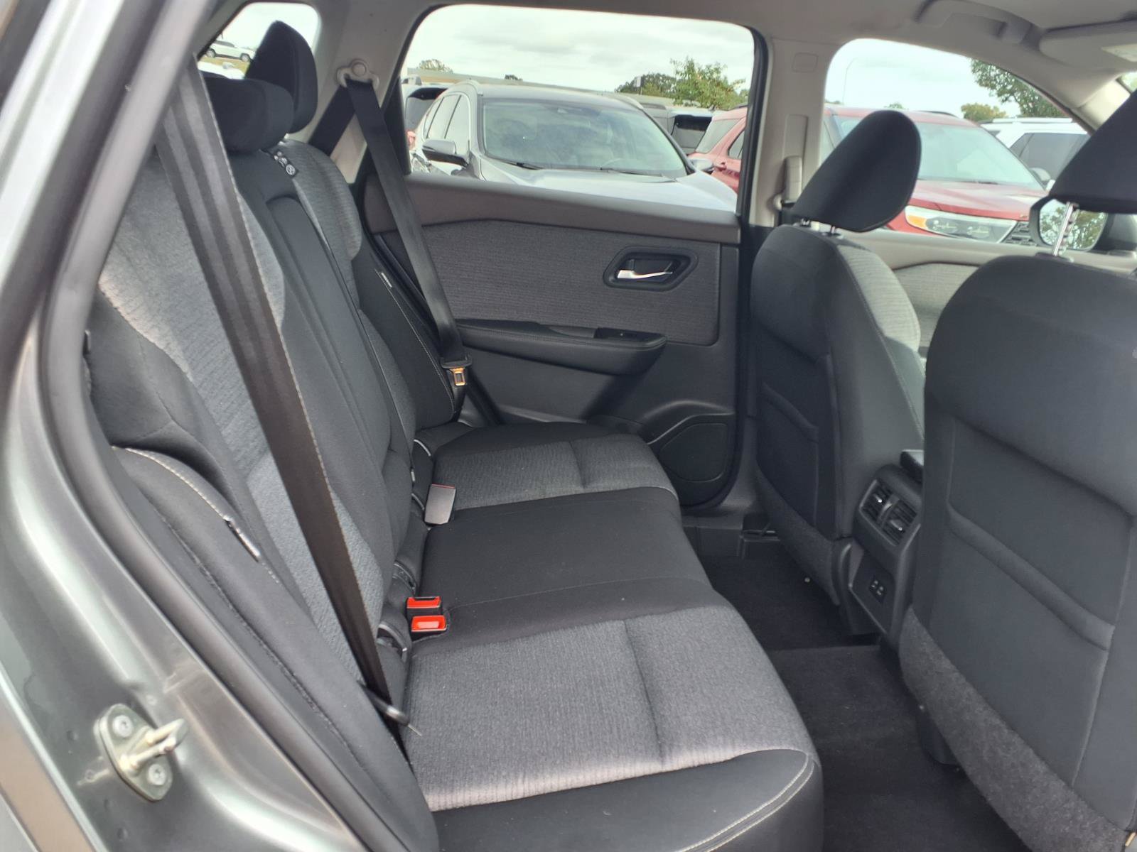 Used 2021 Nissan Rogue SV FWD image 16