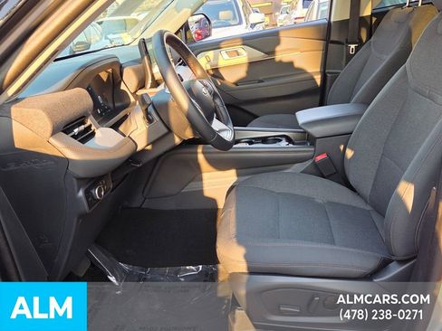 Used 2025 Ford Explorer Active image 13