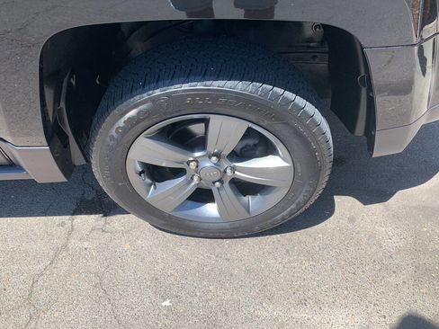 Used 2015 Jeep Patriot High Altitude AWD/4WD image 11