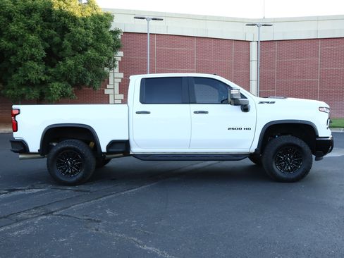 Certified 2024 Chevrolet Silverado 2500 ZR2 w/ Technology Package image 42