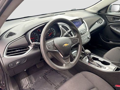 Used 2023 Chevrolet Malibu LT w/ Driver Confidence Package image 9