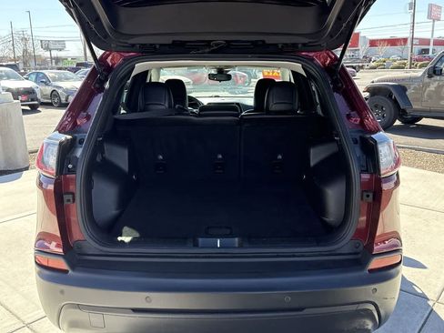 Used 2021 Jeep Cherokee Latitude Plus image 6