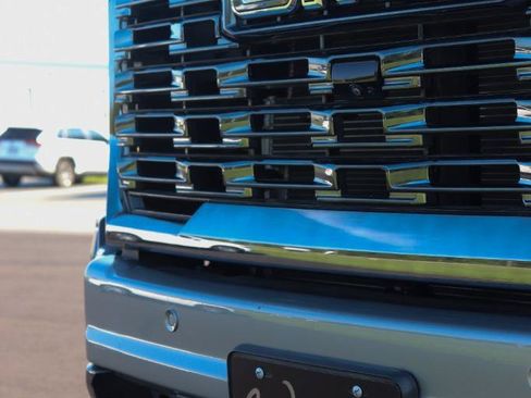 Used 2024 GMC Sierra 3500 Denali Ultimate AWD/4WD image 8