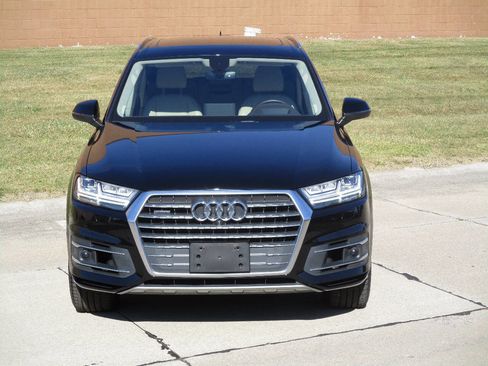 Used 2018 Audi Q7 3.0T Prestige w/ Prestige Package image 11