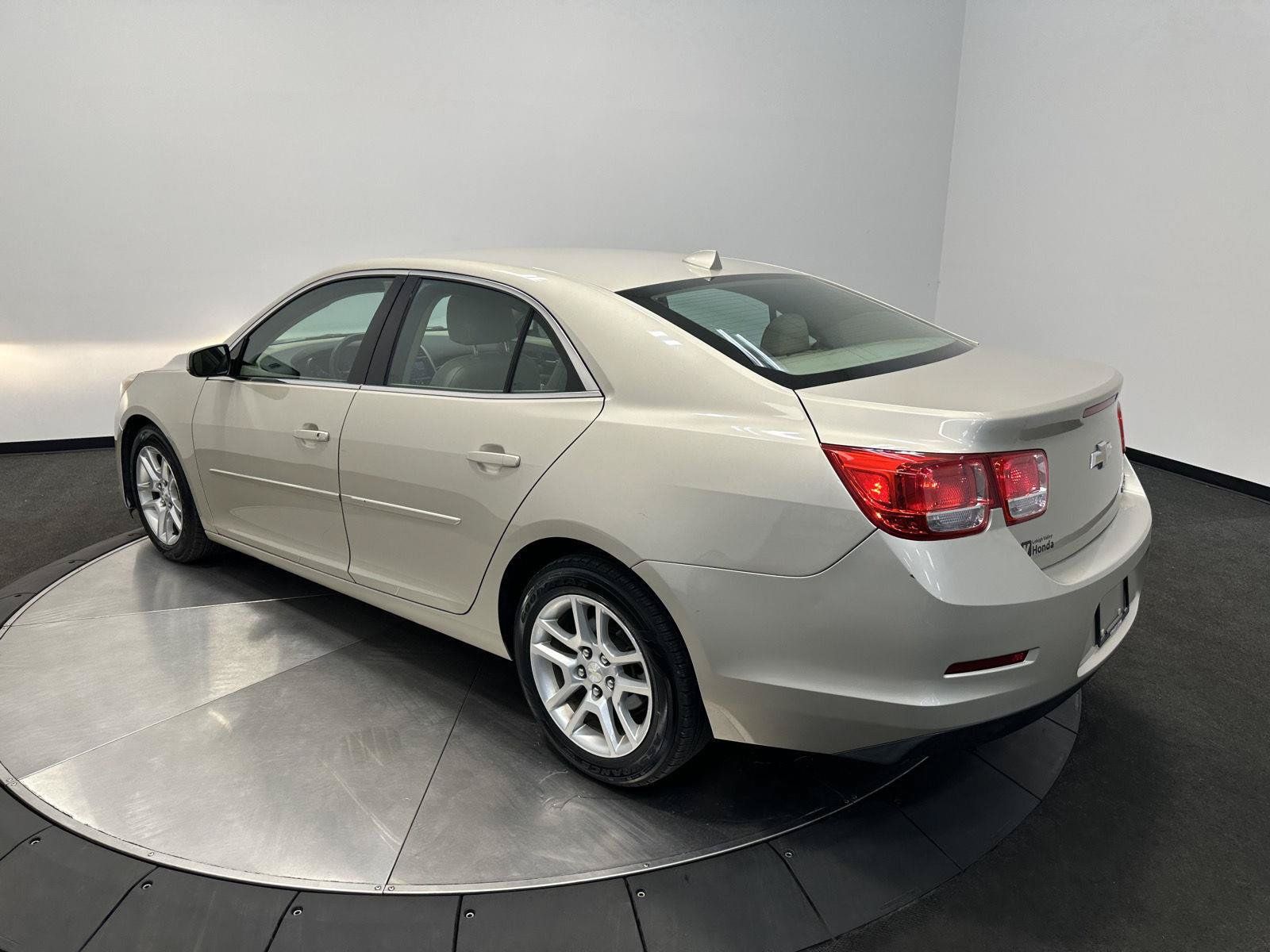 Used 2014 Chevrolet Malibu LT w/ Power Convenience Package FWD image 5