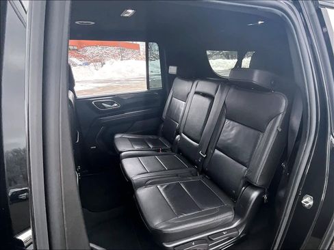 Used 2023 Chevrolet Suburban LT image 14