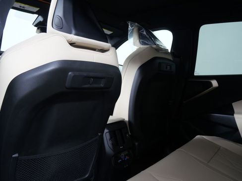 Used 2025 BMW X3 xDrive30i w/ Convenience Package image 16