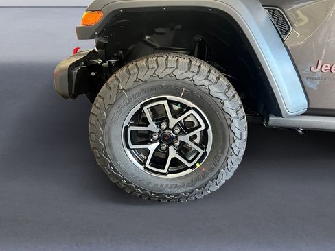 New 2025 Jeep Wrangler Unlimited Rubicon w/ Convenience Group image 10