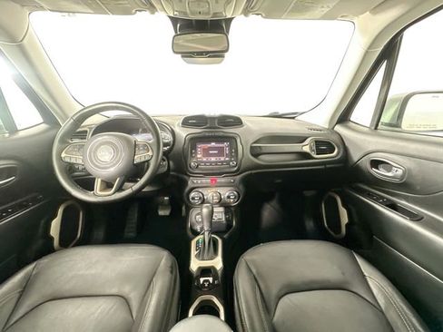 Used 2017 Jeep Renegade Limited image 3