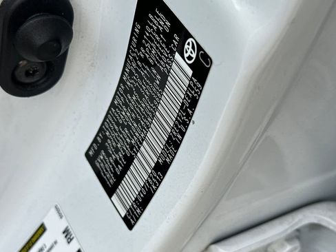 Used 2022 Toyota Corolla LE image 34