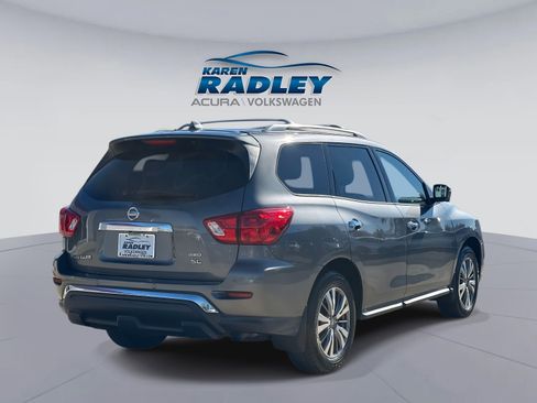 Used 2019 Nissan Pathfinder SL image 2
