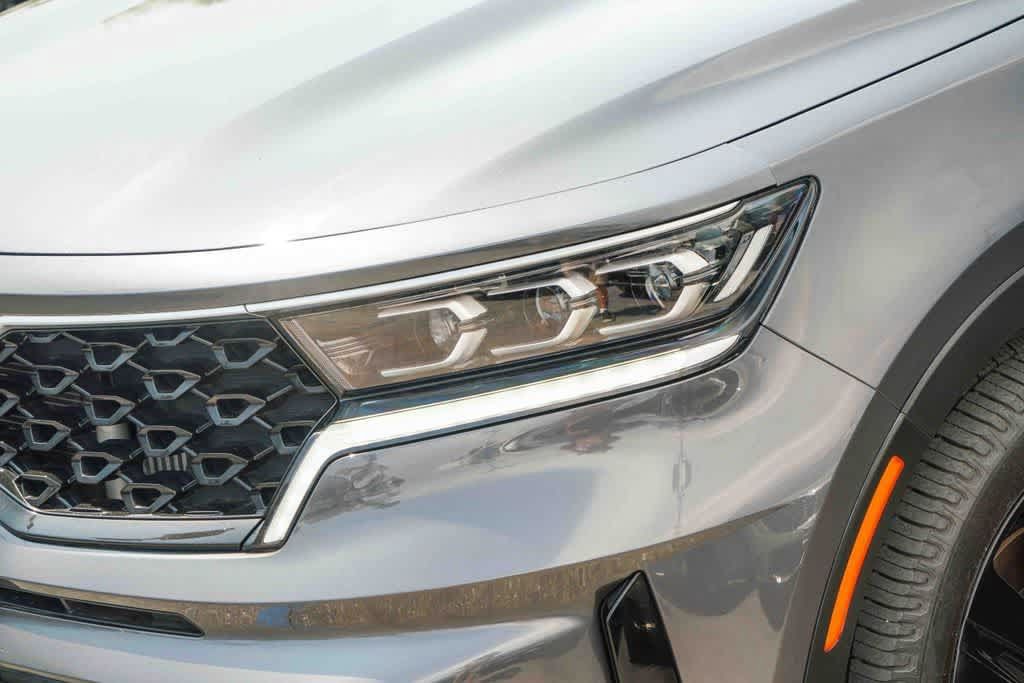 Certified 2022 Kia Sorento SX Prestige w/ Panoramic Sunroof Package AWD/4WD image 8