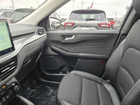 New 2026 Ford Escape SE image 2