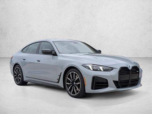 Used 2026 BMW M440i w/ Premium Package RWD image 3