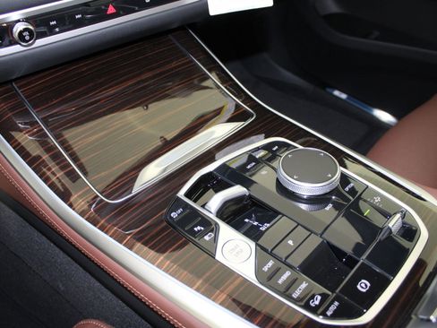 New 2026 BMW X5 xDrive50e image 25