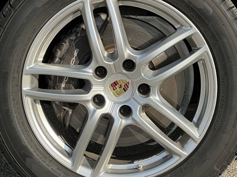 Used 2016 Porsche Cayenne image 11