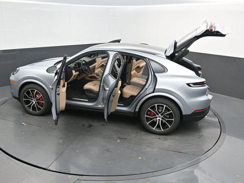 New 2026 Porsche Cayenne S image 25