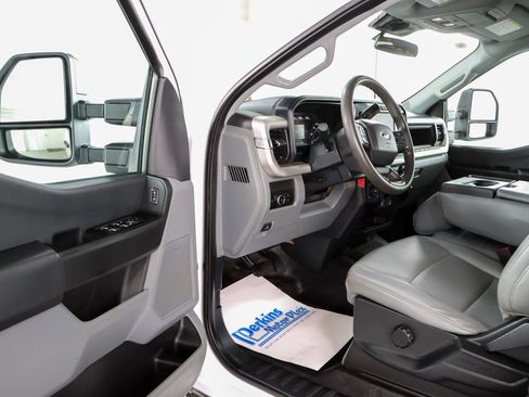 Used 2023 Ford F250 XL w/ XL Driver Assist Package AWD/4WD image 4