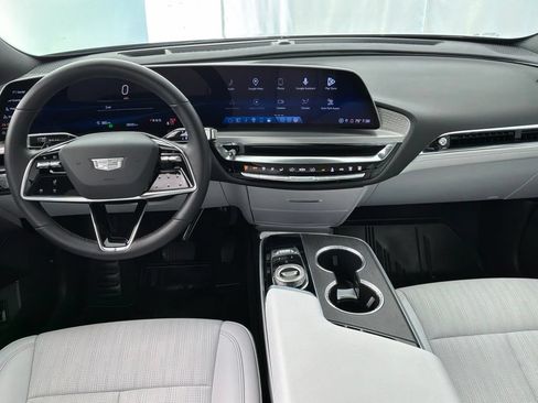 Used 2024 Cadillac Lyriq Luxury AWD/4WD image 23
