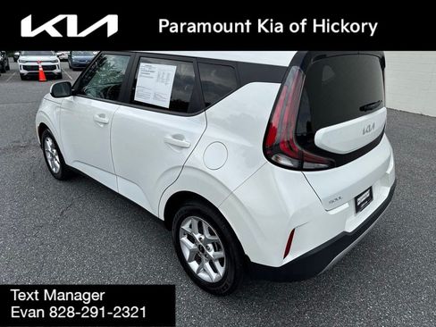 Used 2023 Kia Soul LX w/ Option Group 015 FWD image 5