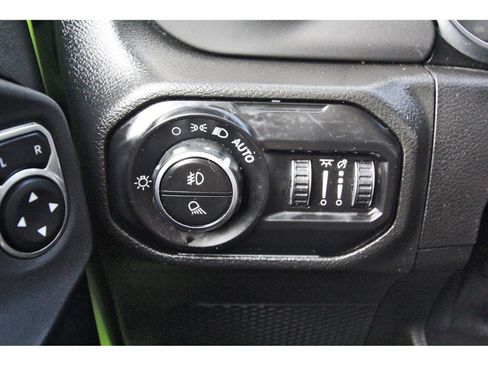 Used 2021 Jeep Gladiator Sport image 20