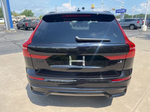 Certified 2024 Volvo XC60 T8 Ultimate w/ Climate Package AWD/4WD image 4