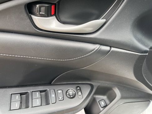 Used 2020 Honda Insight Touring image 10