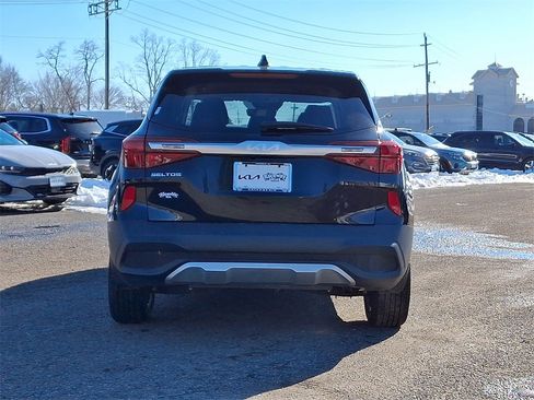 Certified 2023 Kia Seltos LX image 6