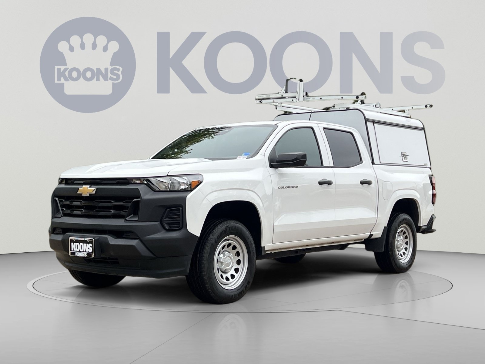 Used 2025 Chevrolet Colorado W/T RWD image 1