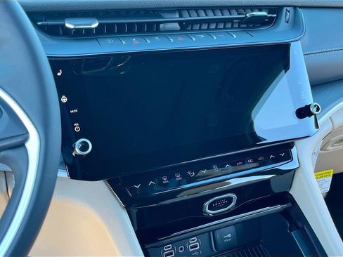 New 2026 Jeep Grand Cherokee Limited image 13