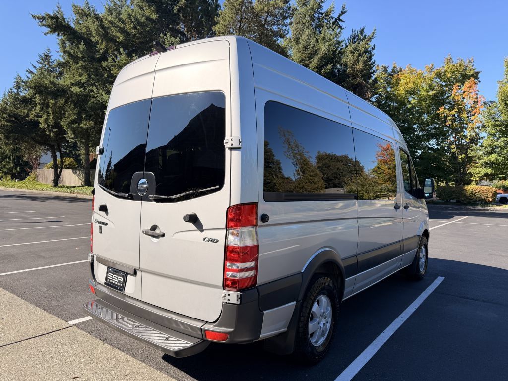 Used 2009 Freightliner Sprinter 2500 RWD image 8