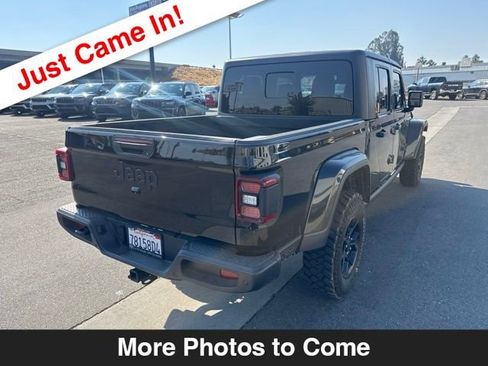 Used 2024 Jeep Gladiator Sport AWD/4WD image 6