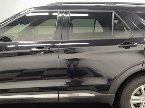 Used 2020 Ford Explorer XLT w/ Equipment Group 202A AWD/4WD image 13