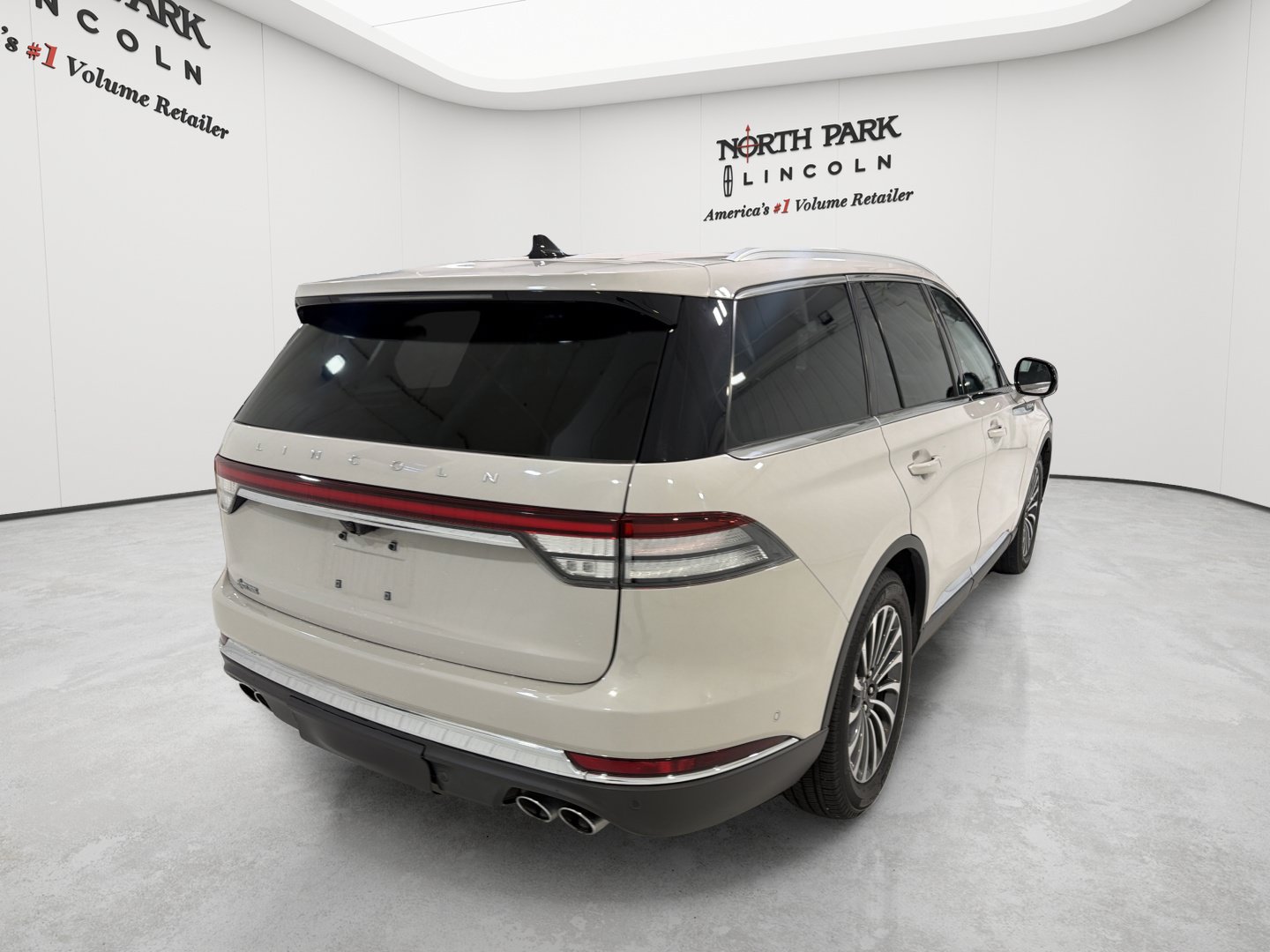Used 2022 Lincoln Aviator Reserve w/ Equipment Group 201A RWD image 7