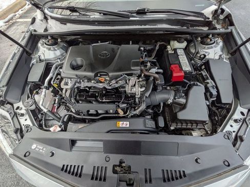Used 2020 Toyota Camry XLE image 24
