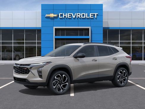 New 2026 Chevrolet Trax RS w/ Sunroof Package FWD image 2