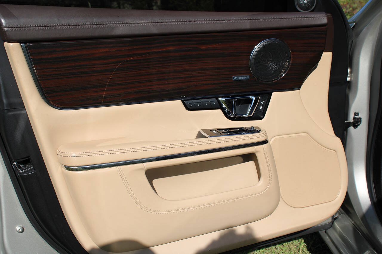 Used 2014 Jaguar XJ L Portfolio RWD image 14