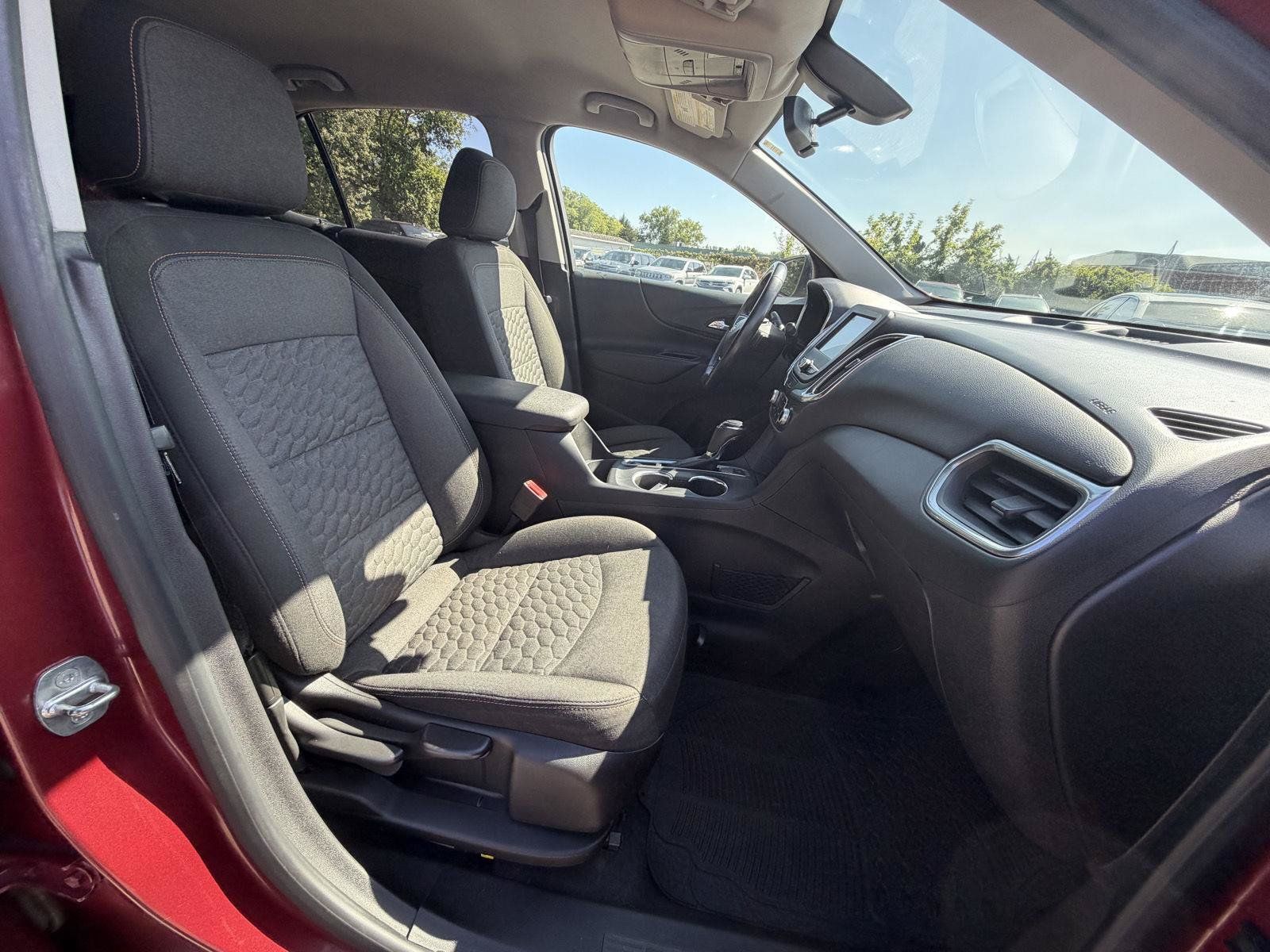 Used 2018 Chevrolet Equinox LT AWD/4WD image 26