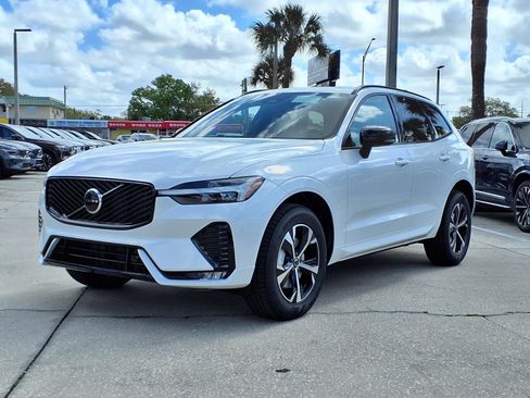 New 2026 Volvo XC60 B5 Core image 3