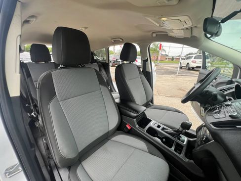 Used 2017 Ford Escape SE FWD image 25
