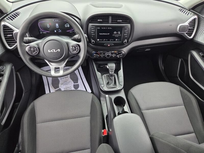 Used 2023 Kia Soul LX w/ Option Group 015 FWD image 9