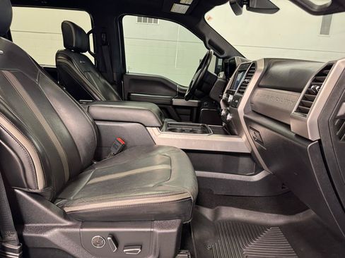 Used 2019 Ford F250 Platinum w/ Platinum Ultimate Package AWD/4WD image 26
