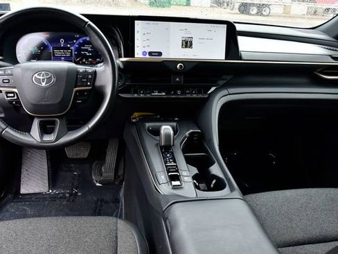 Certified 2023 Toyota Crown XLE image 15