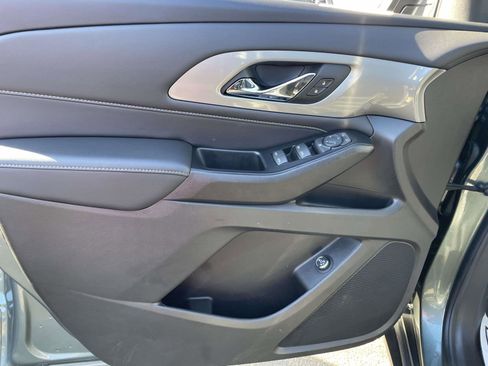 Certified 2023 Chevrolet Traverse LT image 16