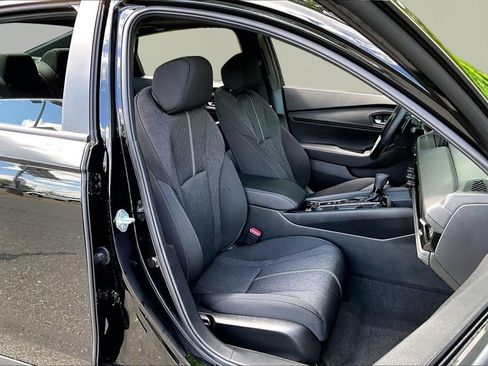 Used 2025 Honda Accord Sport image 22