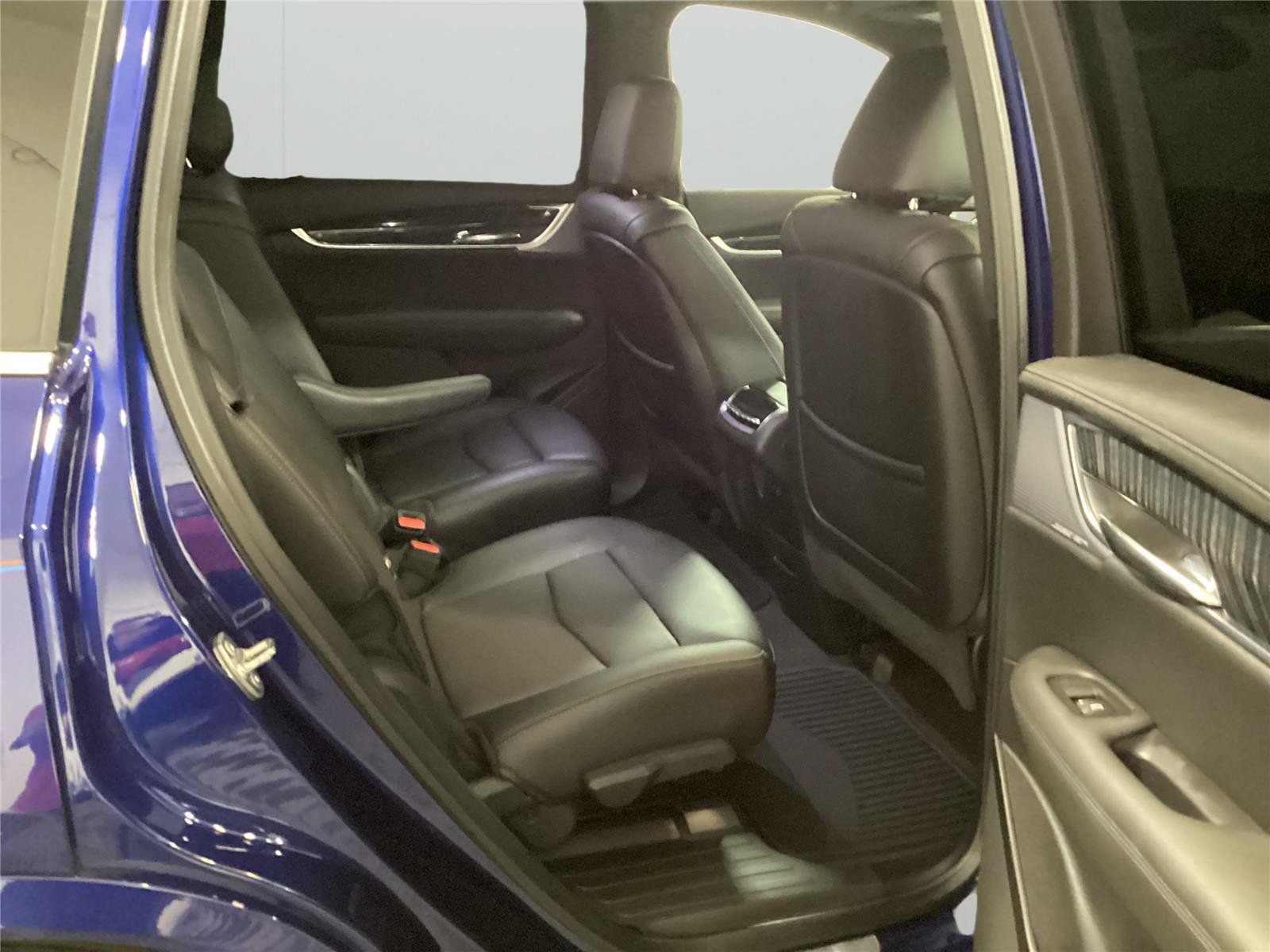 Used 2024 Cadillac XT6 Premium Luxury AWD/4WD image 13