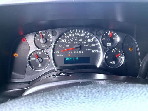 Used 2016 GMC Savana 3500 Extended RWD image 11