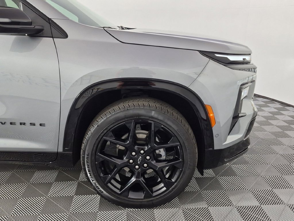 Used 2026 Chevrolet Traverse RS FWD image 11
