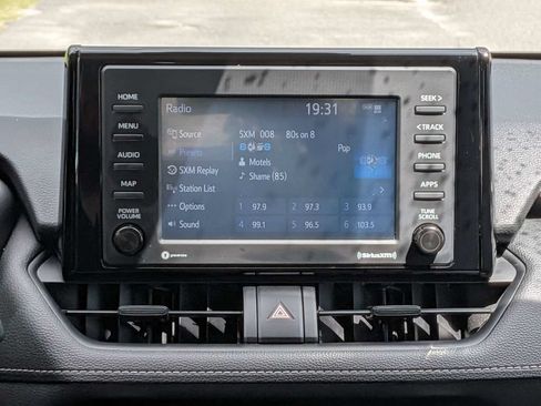 Used 2021 Toyota RAV4 LE FWD image 20