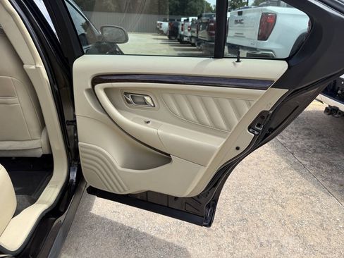 Used 2013 Ford Taurus Limited FWD image 16